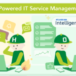 Illustration zum KI-gestützten IT Service Management: Links eine gestresste HONICON-Figur mit brennendem Ticket, umgeben von Benachrichtigungen, E-Mails und 99+ Meldungen. Rechts dieselbe Figur entspannt am Laptop mit strukturierter Checkliste, Erfolgsgrafik und Cloud-Icon – unterstützt durch Atlassian Intelligence. Überschrift: „KI Powered IT Service Management".